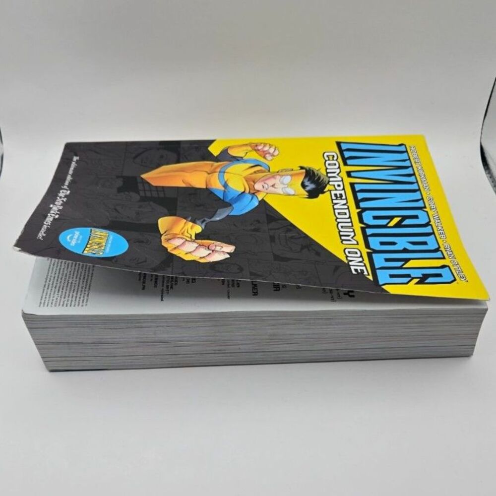 Invincible Compendium One by Robert Kirkman – Graphic Novel (Damaged) - Picture 4 of 13